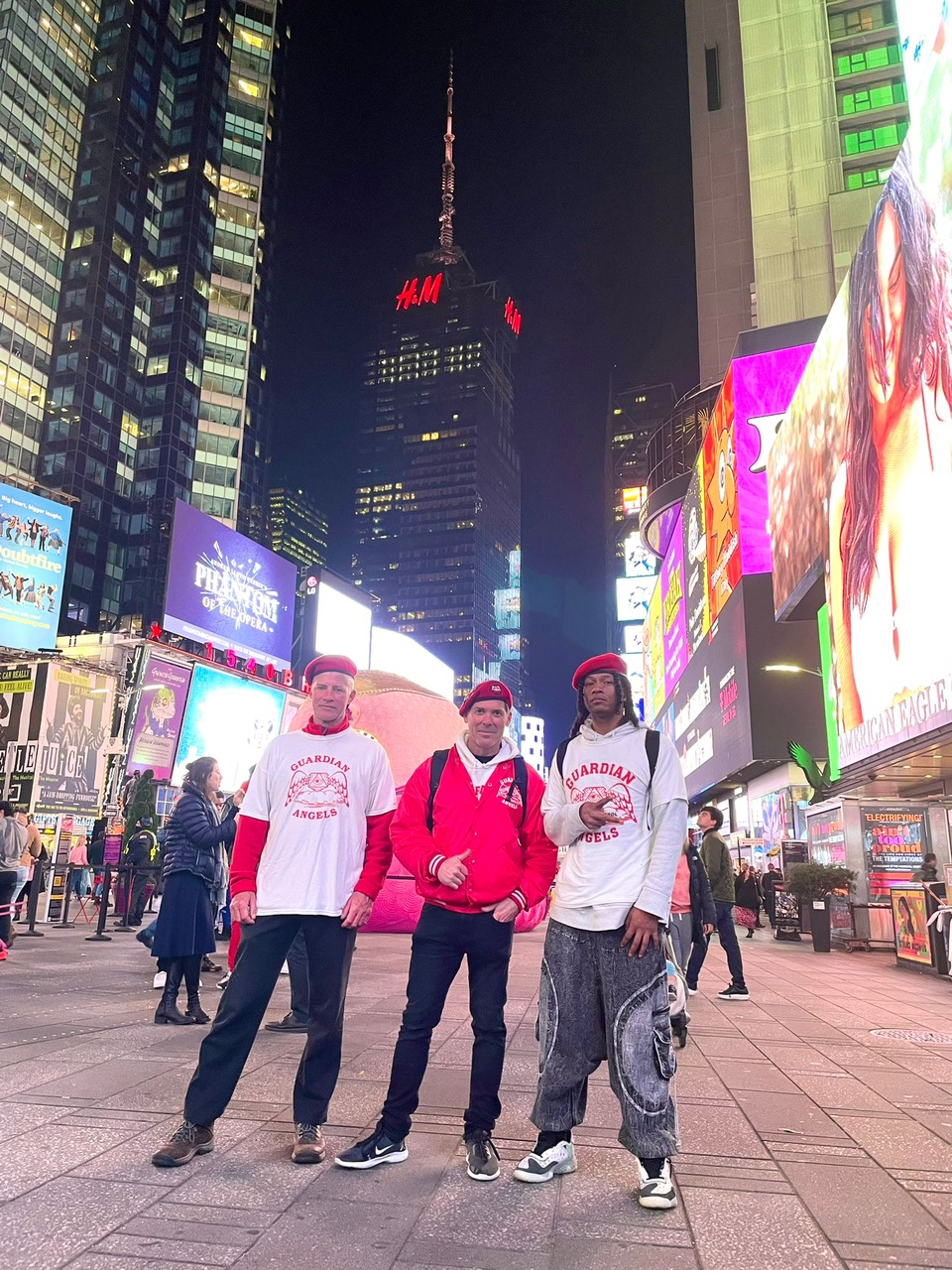 Guardian Angels in NYC Help a Man In Need NYCTastemakers